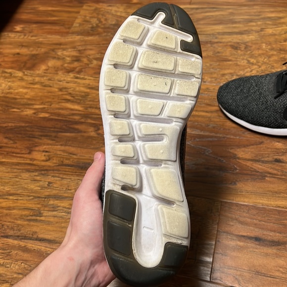 Nike shoes - Picture 4 of 9